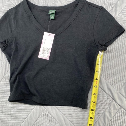 Women’s/Juniors Black Wild Fable V Neck Cropped T-Shirt Size XS - Picture 3 of 7