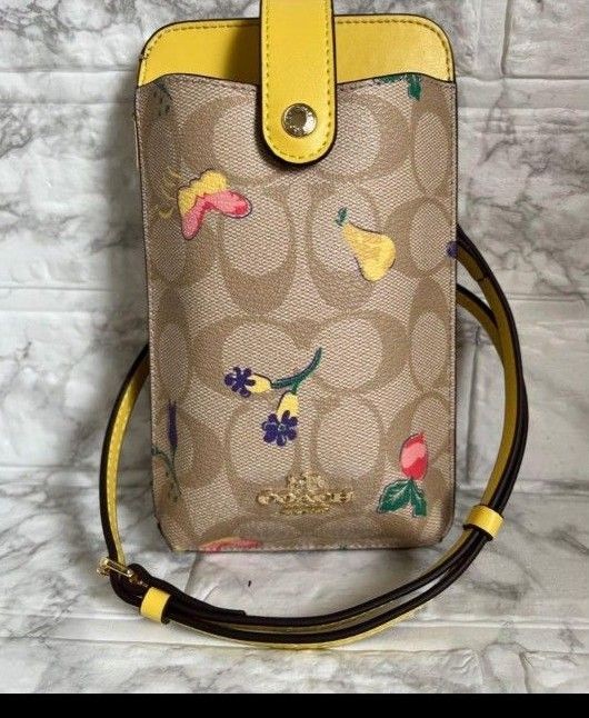 COACH Smartphone Crossbody Shoulder Bag New Stylish Design