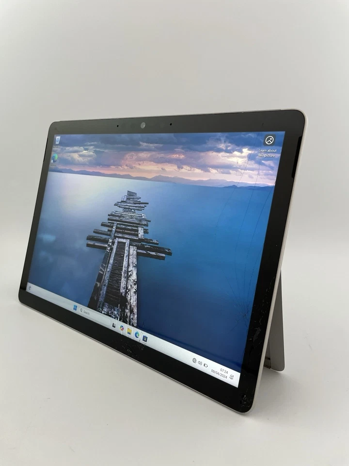 Microsoft Surface Go 2 1926 10.5" M3 8100Y 128GB 8GB Ram Windows 11 Cracked - Image 3 of 4