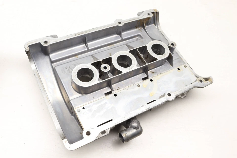 2003-2004 AUDI A6 QUATTRO 2.7L - Right Engine Valve / Cylinder HEAD Cover - Image 2 of 4