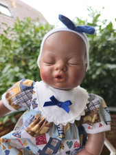 Lissi Bätz Puppe dunkel Mädchen 33 cm Babypuppe LB 25 schlafend 80-er, Doll 01