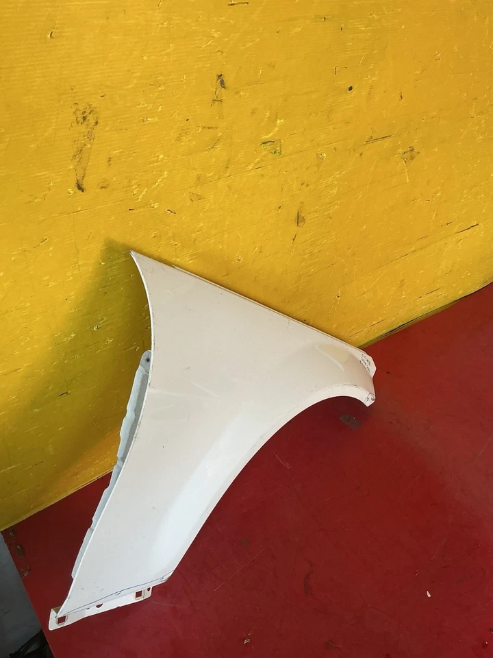 08-14 Conjunto guardabarros lado pasajero derecho mercedes w204 c250 c350 c300 fabricante de equipos originales Foto 3 de 4