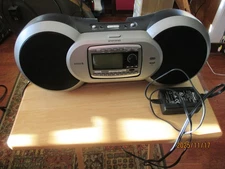 Sirius XM Radio Sportster Boom Box/Receiver SP-B1, remote control, No antena.