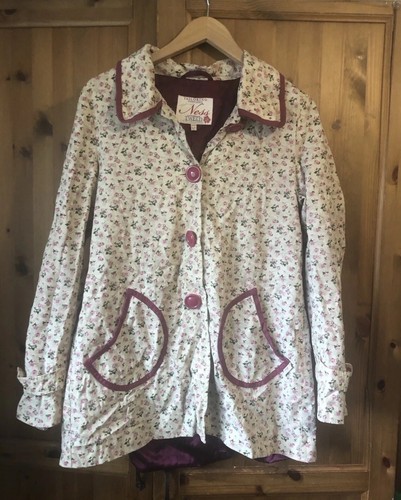NESS of SCOTLAND : Women’s Beautiful Roses Print Short Trench Coat : U.K. 10 - Picture 2 of 10