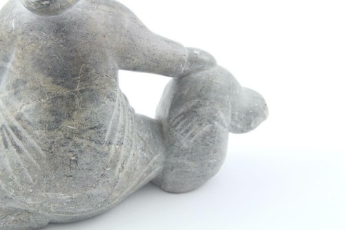 Vintage Carved Soapstone Inuit Eskimo Hunter & Fur Seal Statue Figure - 第 9/12 張圖片