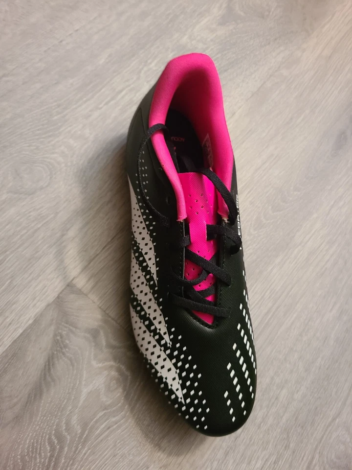 布莱恩·罗布森签名足球钉鞋 — 第 3/4 张图片