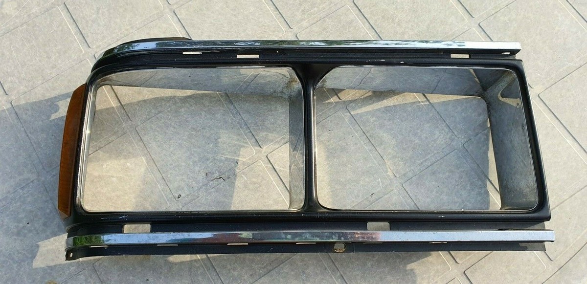 Audi Urquattro Coupe Gt 4000 Scheinwerferblende R HELLA 855941626 