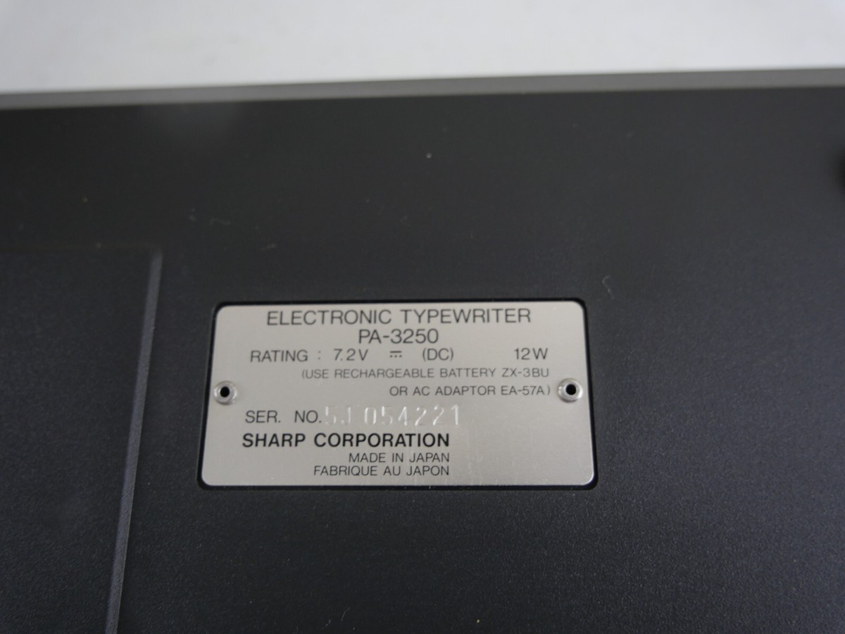 SHARP PA-3250 Portable Electronic Typewriter, AC Cord, Case