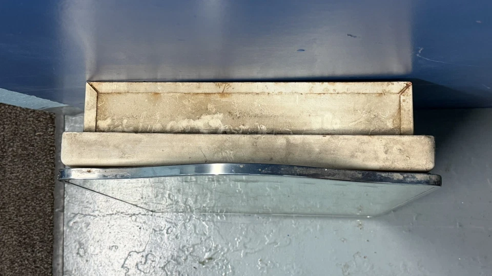 Botiquín vintage de acero con espejo. ¡Sin estantes, se puede hacer! Plata deslustrada Foto 2 de 4