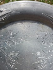 Plateau Etain d'Art Ciselé Art Déco Décor Fleurs Pignes Signe F.Cortesi XXe