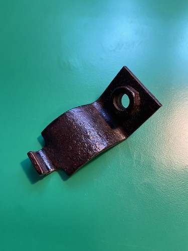 VW Golf 2 Schelle Klemme Halter Stabigummi Stabilisator Achse Vorne 191411334