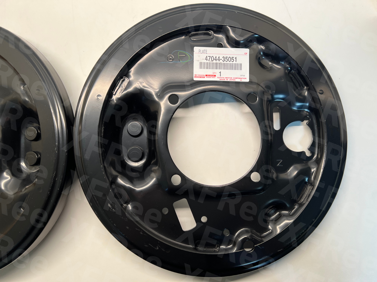 Toyota Genuine 87-95 Tacoma RZN140 150 Rear Brake Backing Plate RH