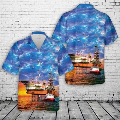 Offshore oil rig drilling platform Hawaiian Shir