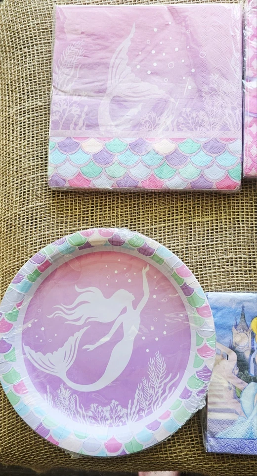 Lot Of 8 Pkgs Girls Party Paper Napkins Disney & More Tinkerbell, Cinderella - Image 4 of 4
