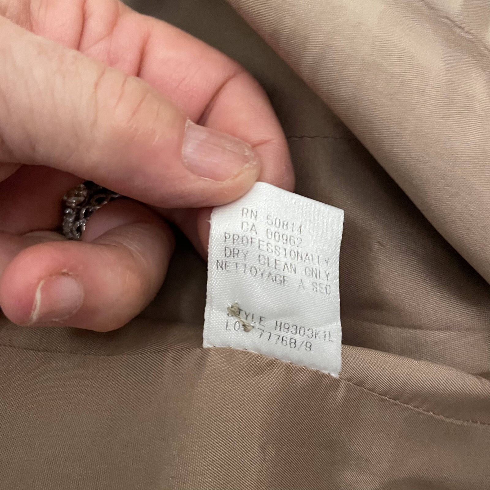 Tahari Concealed Button Placket Blazer Jacket Wom… - image 7