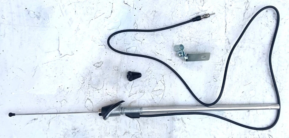 Isuzu Opel Campo P/U UTE Modelo 1988 96 Guardabarros Antena Mástil Potencia Radio Nuevo Foto 3 de 4