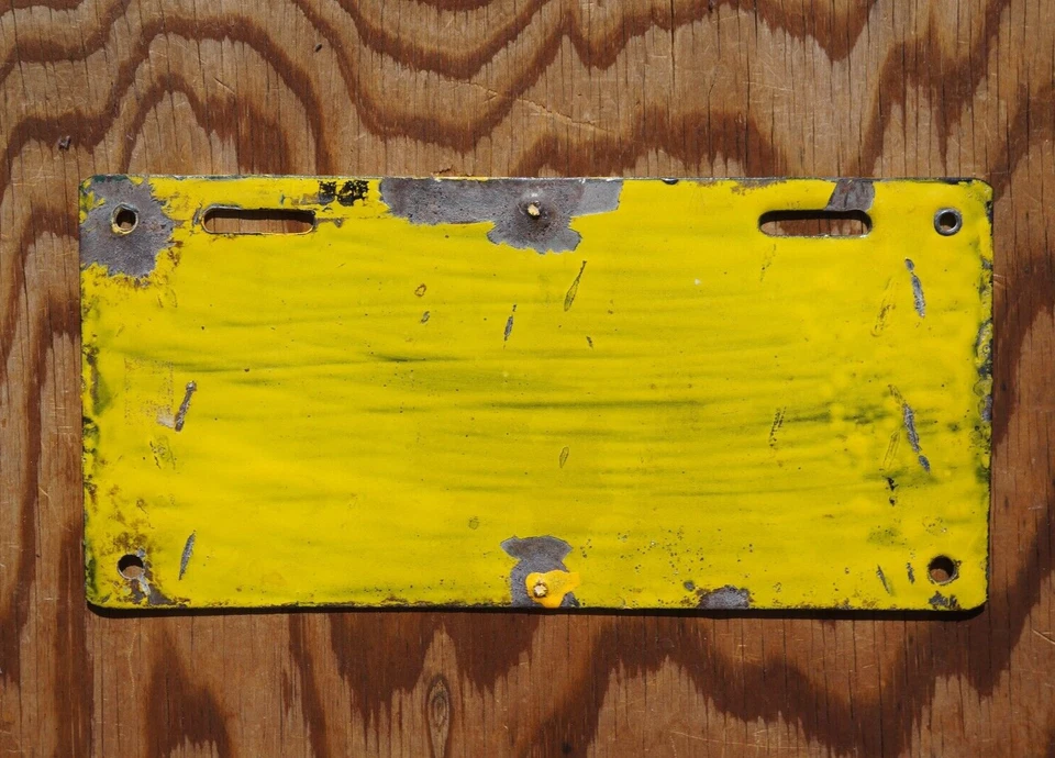 1915 COLORADO Porcelain License Plate 4 Digit # 8856 - Image 2 of 4