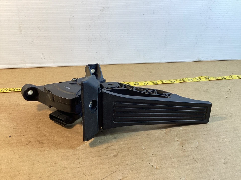 2013-2016 KIA CADENZA LEFT SIDE GAS ACCELERATOR THROTTLE PEDAL TRAVEL SENSOR OEM - Image 3 of 4