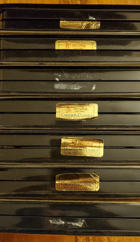 7 BETA Walt Disney Cartoon Classics (Limited Gold) BETA Video’s Mickey Pluto - Image 3 of 4