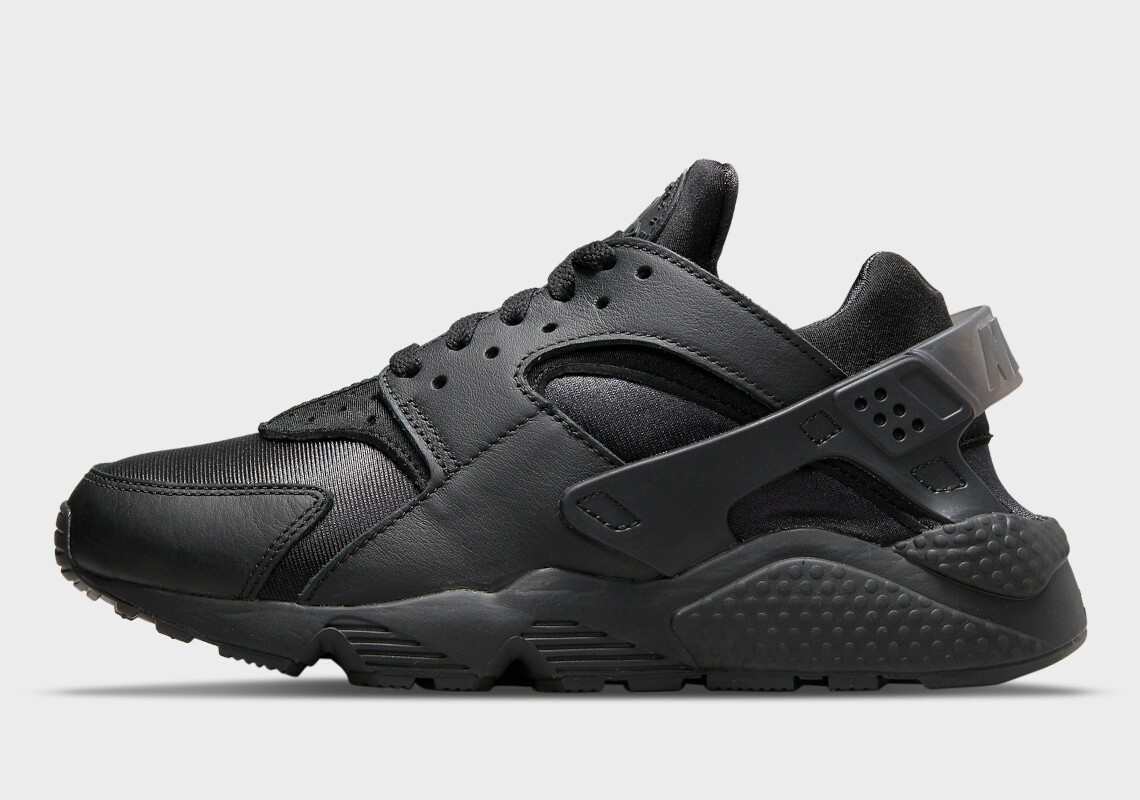 Женские кроссовки Nike Air Huarache Run Triple Black All OG DH4439-001 в стиле ретро