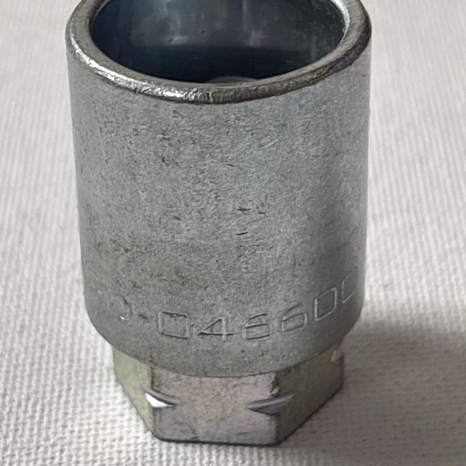 Llave de bloqueo de rueda de repuesto McGard (046600) (solo llave) Foto 4 de 4