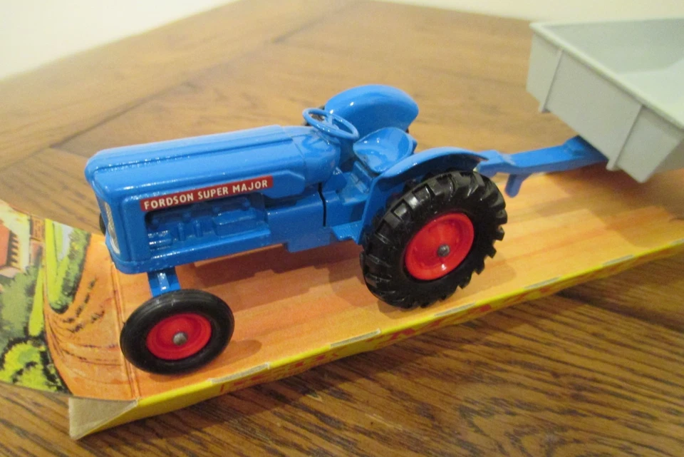 Matchbox Lesney King Size K-11 FORDSON TRACTOR AND FARM TRAILER - Image 4 of 4
