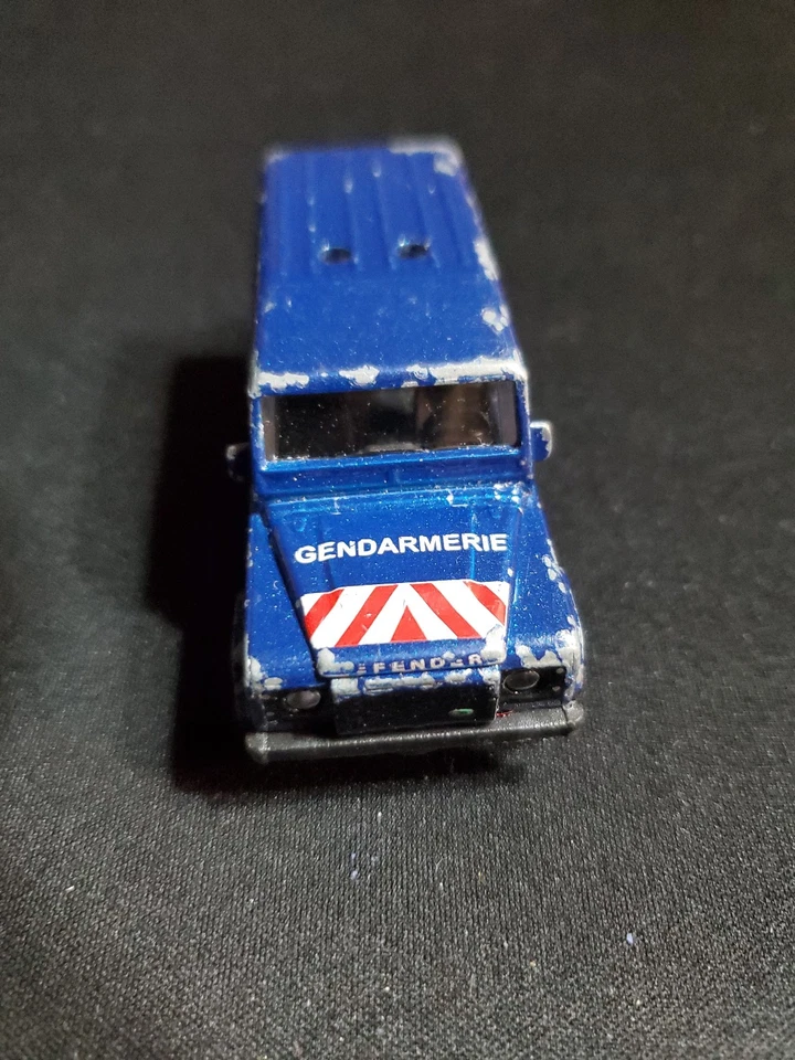 (1171) Majorette Land Rover Defender bleu 1:60 266B gendarmerie - Photo 3/4