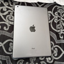 Apple iPad air  1st generation Cracked Screen