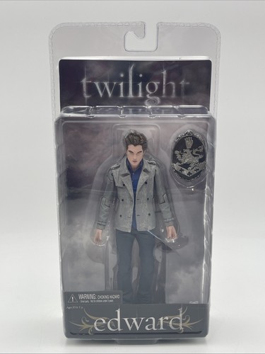 NECA Edward Cullen Twilight Collectible Doll Figure With Crest 2008 Vampire
