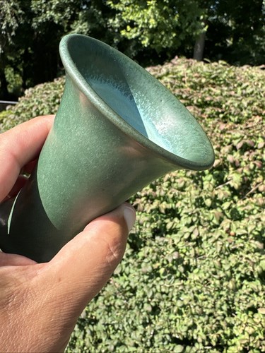 MARBLEHEAD POTTERY ARTS & CRAFTS MATTE GREEN GLAZED CABINET VASE - Picture 15 of 21