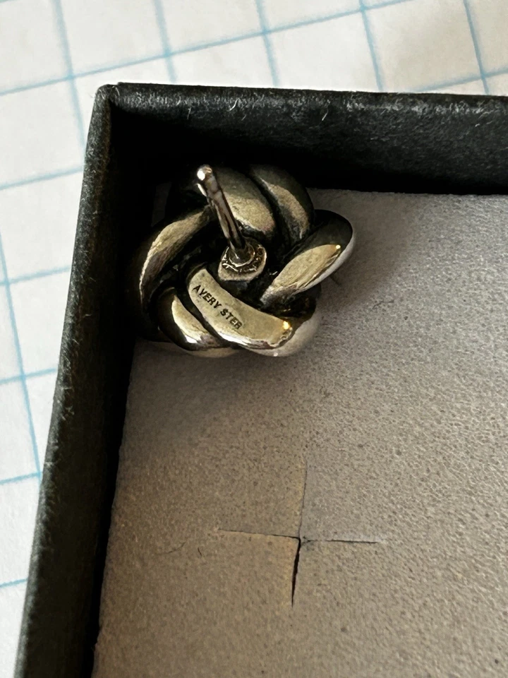 REBAJADO James Avery Plata de Ley 925 Amantes Nudo Tachuelas con Trasero Envío Gratis Foto 3 de 4