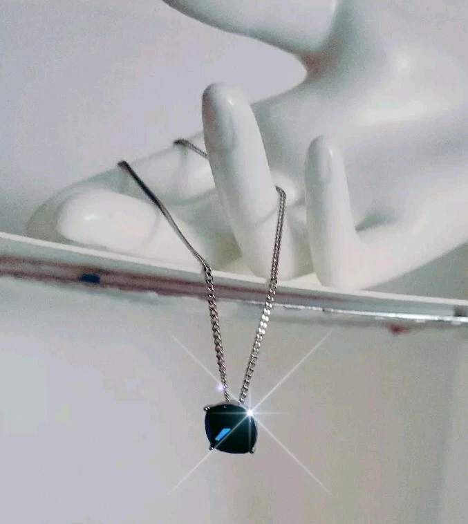 Collana con ciondolo zaffiro blu simulato sovrapposizione argento sterling Givenchy
