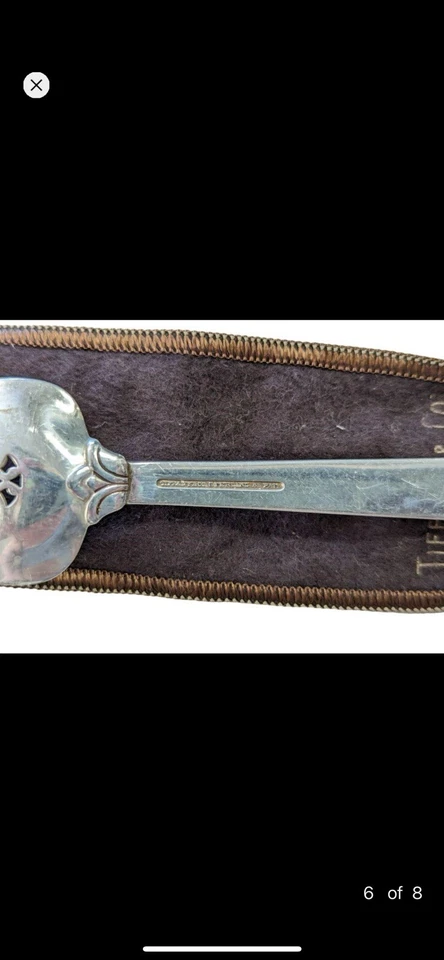 "Tenedor para servir Tiffany & Co Palmette de plata de ley trabajo abierto 11"" de largo 0,21 libras" Foto 2 de 4