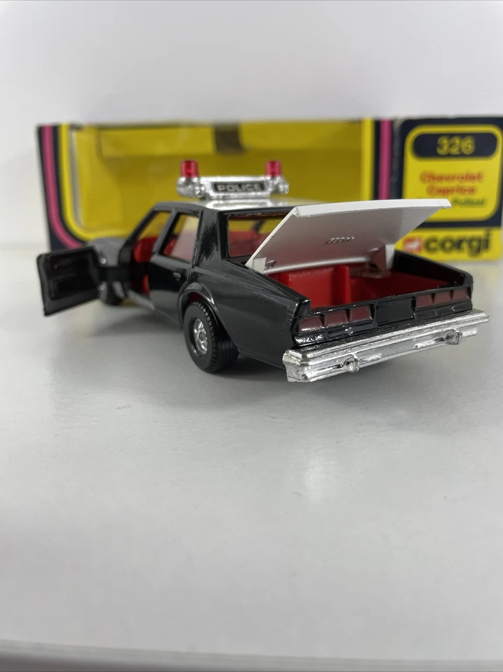 CORGI Chevrolet Caprice Classic 326 Police Polizei Rare Opening Doors Britain - Image 3 of 4
