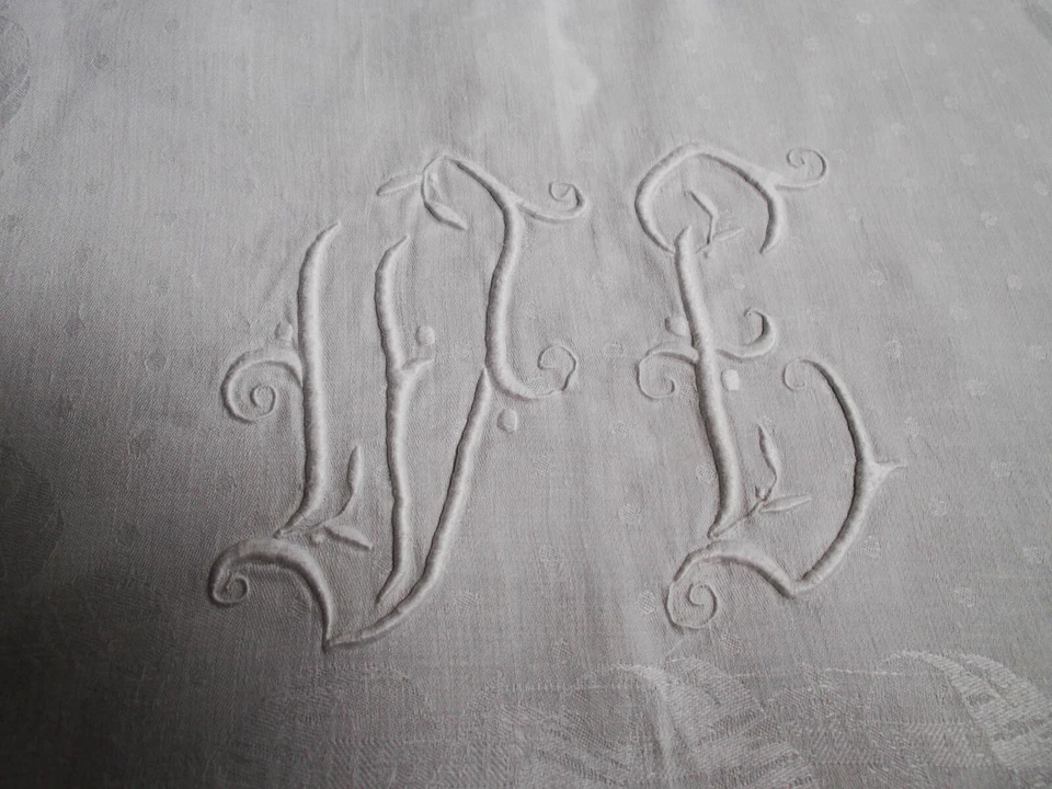 Service de table XXe damassé à motif placé nappe 2m95 x 1m68 + 12 serviettes - Photo 3/4