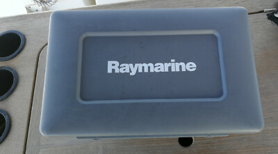Raymarine C90W Widescreen Multifunction Display