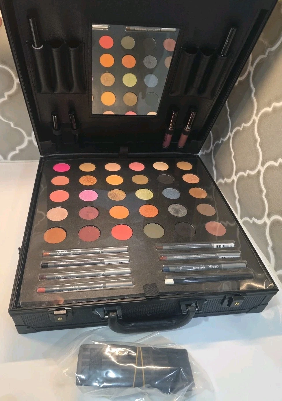 OFRA Professional Makeup Kit w/ Hard Case