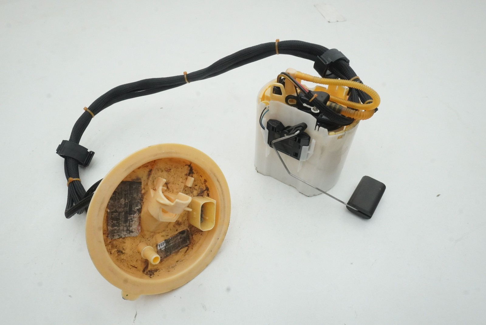Left Gas Fuel Tank Pump Sender 838682 OEM Ferrari 296 GTB GTS F171 2024 SF90