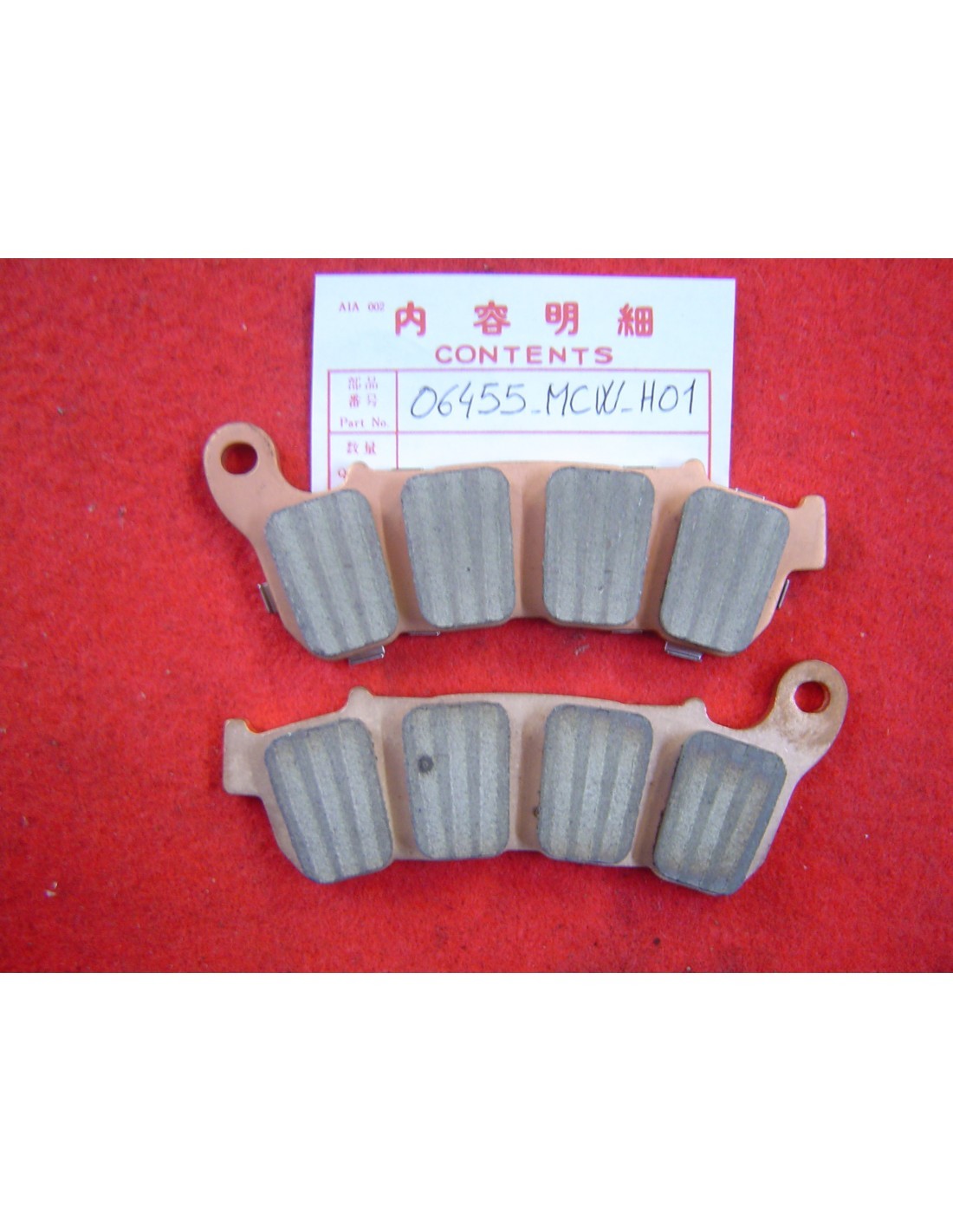 Plaquettes de frein AV droit HONDA NT700V idéales pour le quotidien et le touring
