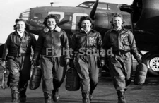 WW2 Picture Photo US WASP Women Pilots Who Flew B-17 Flying Fortress 1917