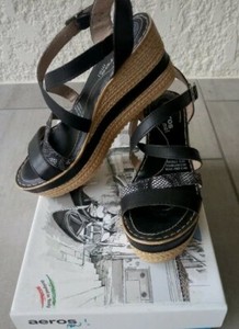 sandale a talon besson