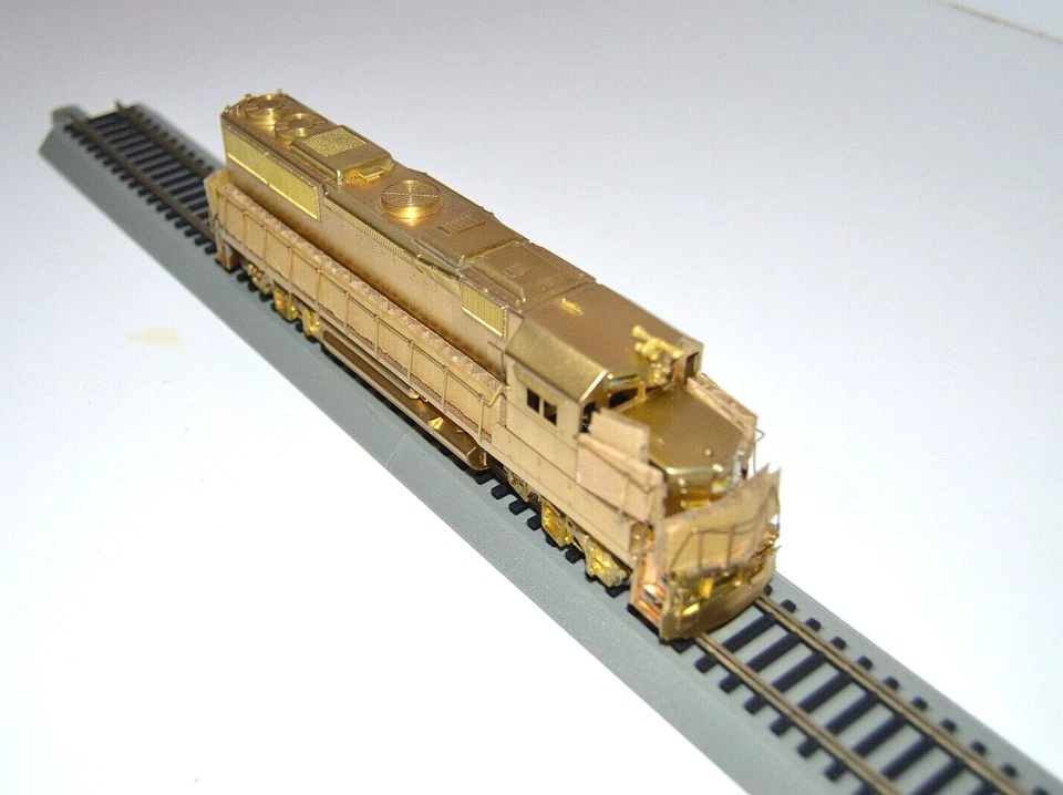 Hallmark Models HO Brass GP50 w/Dynamic Brakes Santa Fe Version New in Box - Image 2 of 4