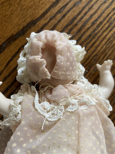 Rare Baby Doll 5” Realistic Porcelain Head Arms&Legs. Cloth Body Newborn Infant. - Picture 7 of 8