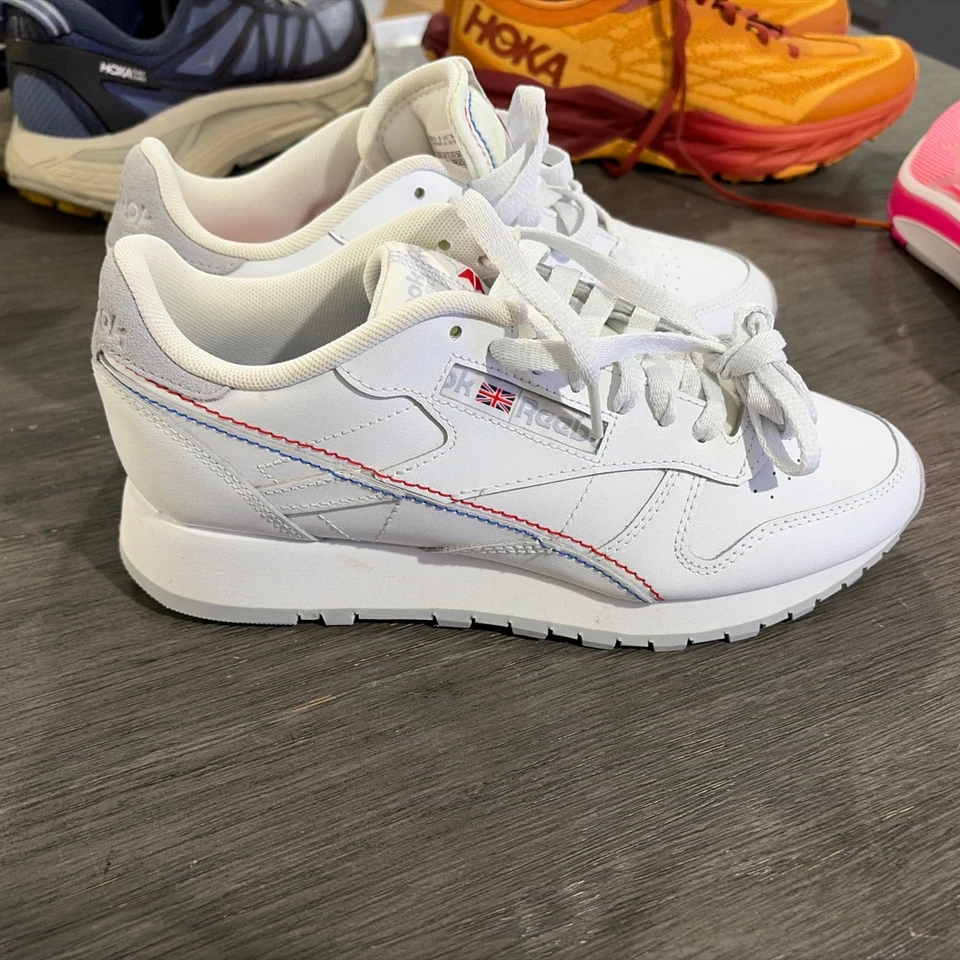 NUEVO Reebok Clásico Blanco con Costuras Rojo Azul Para Mujer Talla 7 Entrenamiento Enfermera Estilo Foto 4 de 4