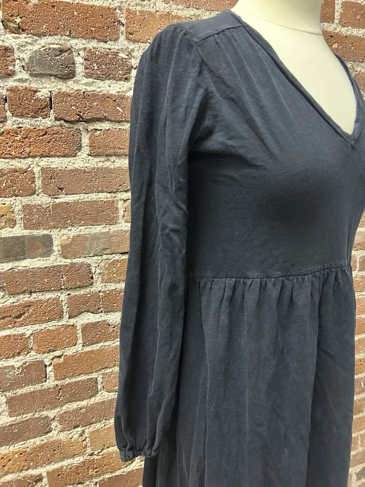 Anthropologie Saturday Sunday 连衣裙 XS 褪色黑色长袖分层 Midi — 第 4/4 张图片