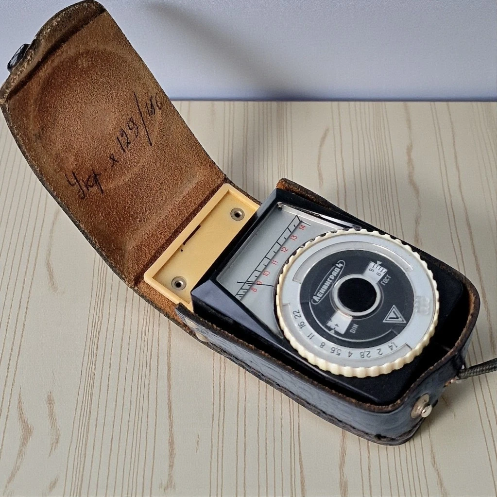 Posemètre Vintage Leningrad 2 – USSR – Cuir – Pour Appareil Photo – Fonctionnel