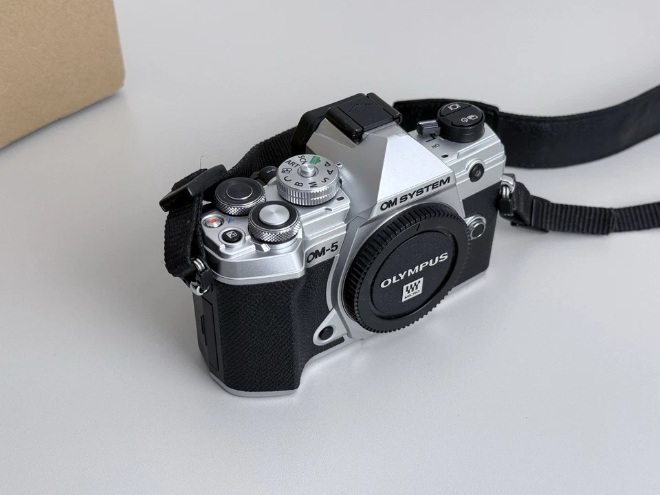 Olympus OM-5 - body body - 1494 shots - Image 3 of 4