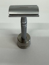 Feather Stainless Steel DE Japanese Razor