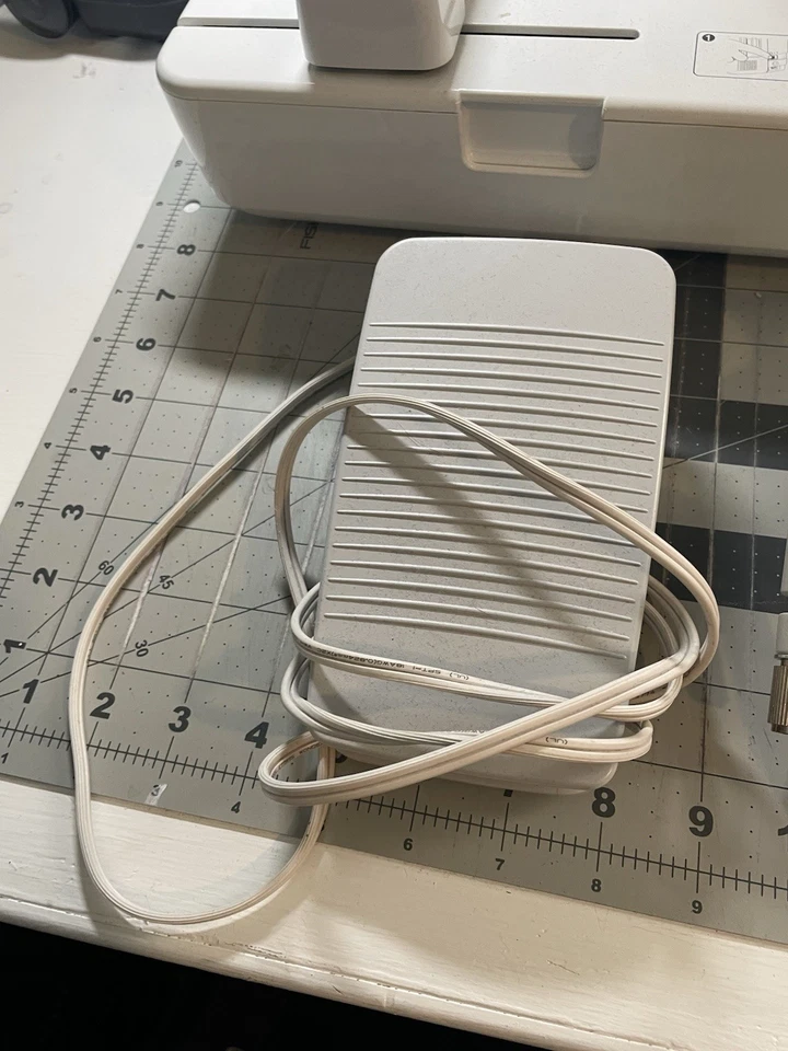 brother SE-400 embroidery and sewing machine - Image 4 of 4