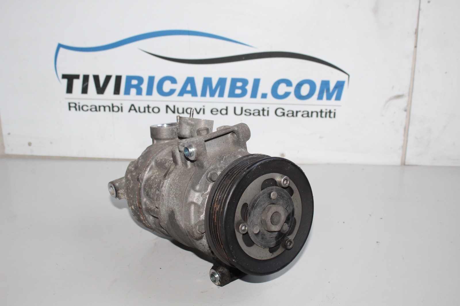 COMPRESSORE ARIA CONDIZIONATA VOLKSWAGEN 5Q0820803F